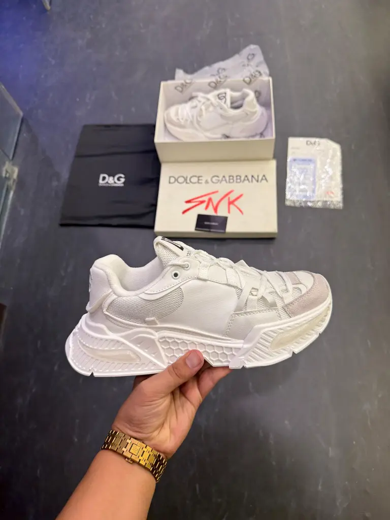 sneaker3.webp