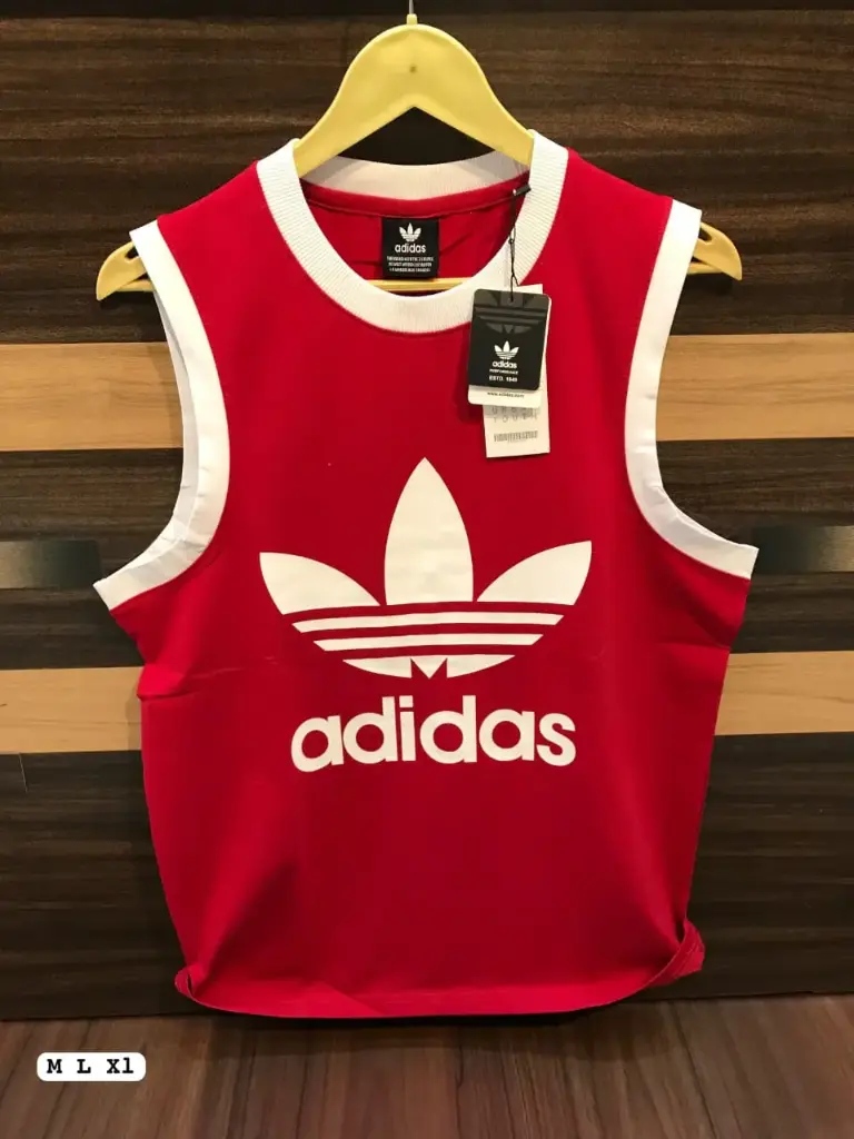 sleeveless t-shirt