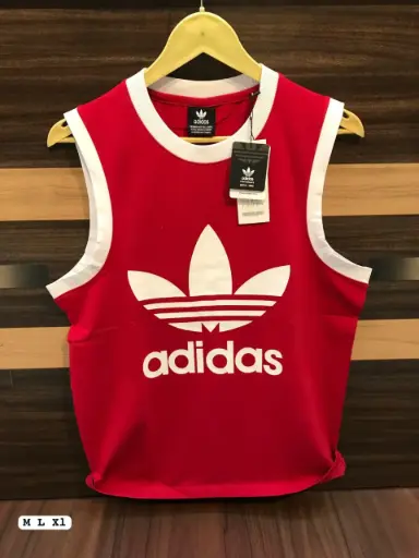 sleeveless t-shirt